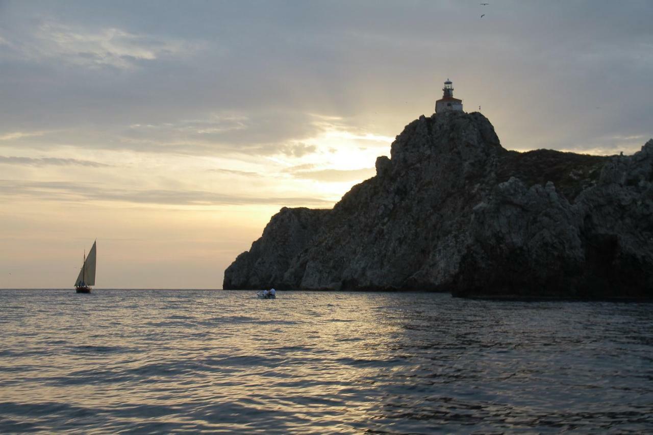 Val Comeza Komiža Exterior foto