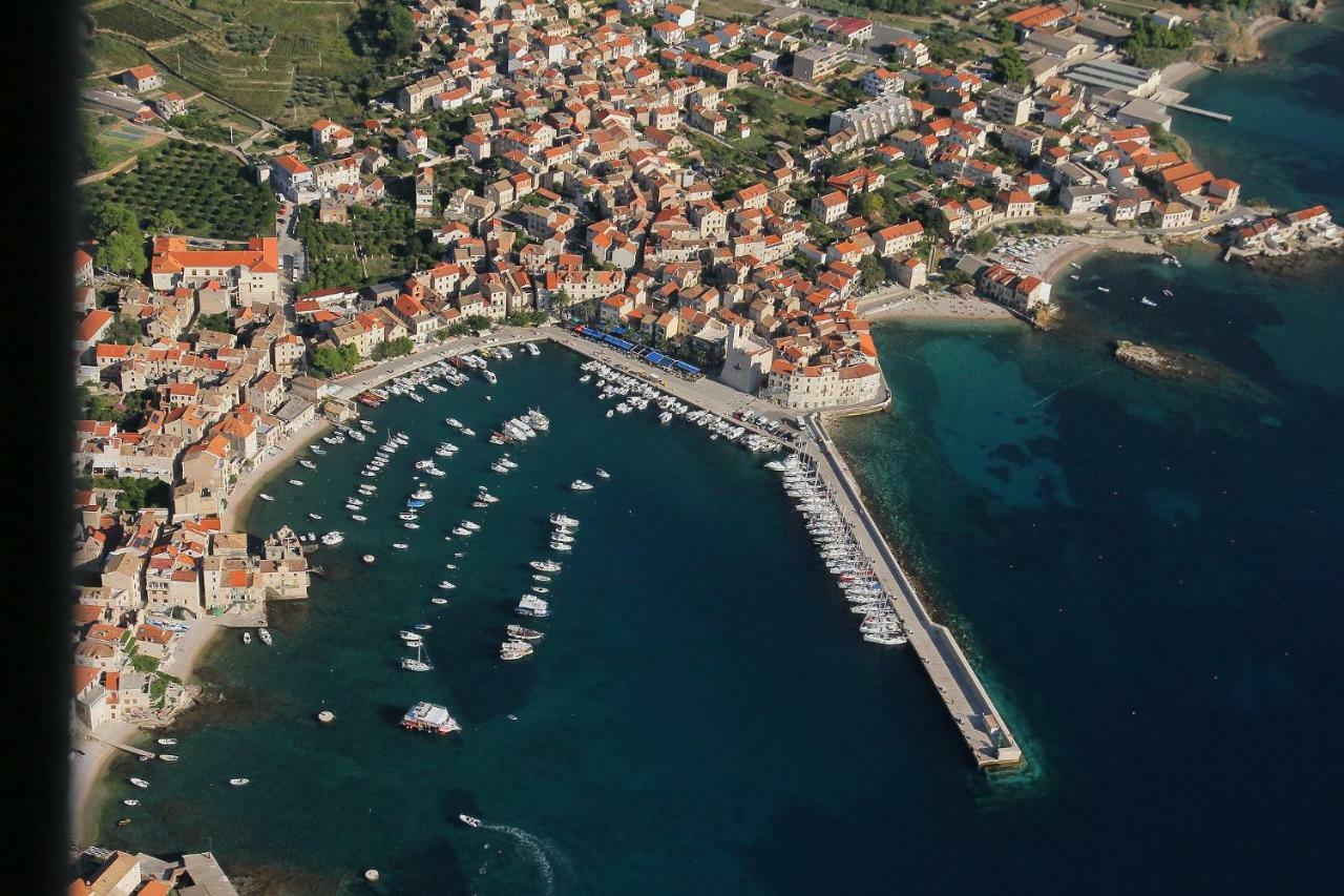 Val Comeza Komiža Exterior foto