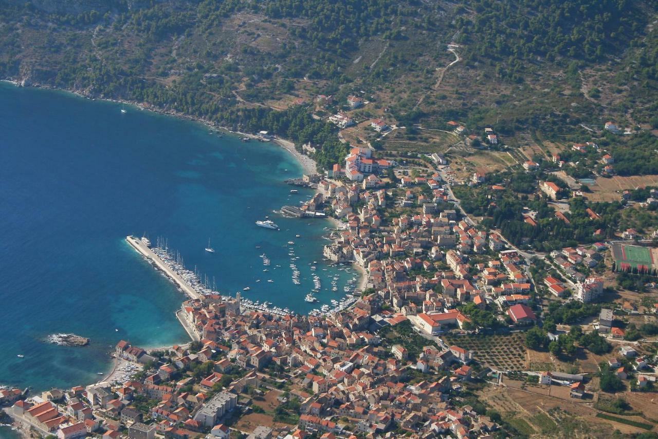 Val Comeza Komiža Exterior foto