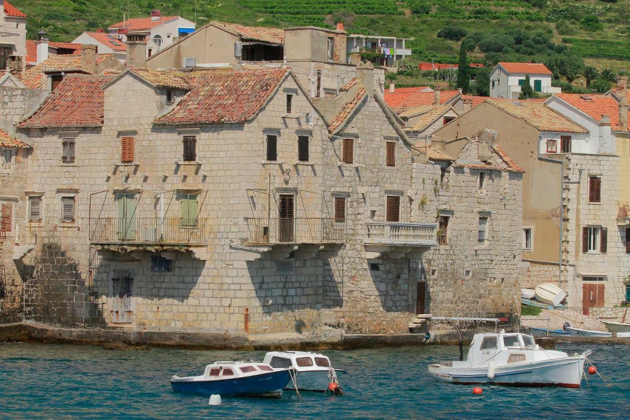 Val Comeza Komiža Exterior foto