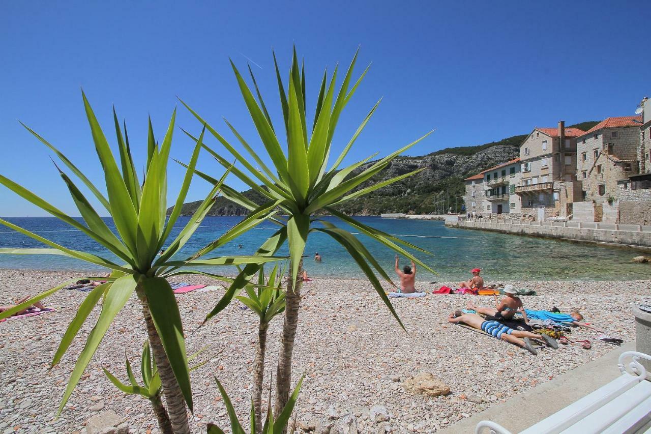 Val Comeza Komiža Exterior foto